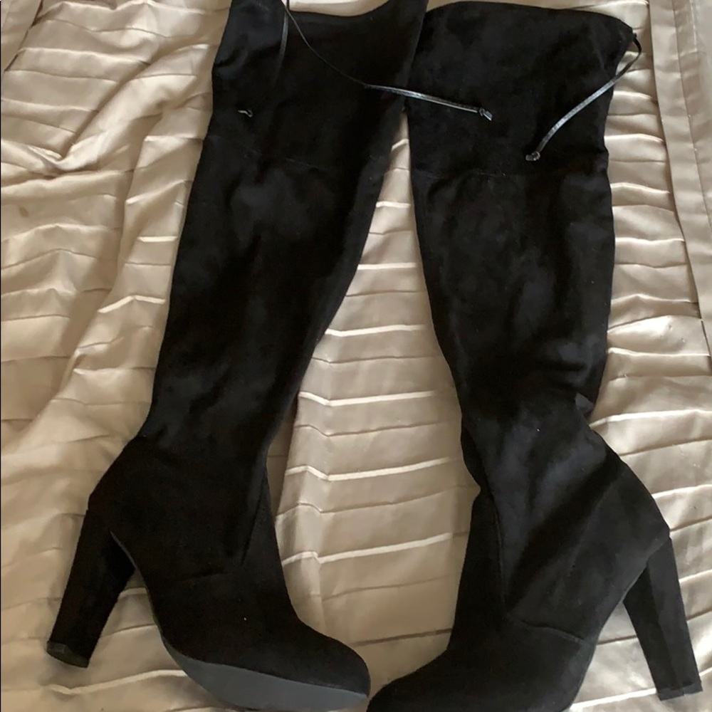 Knee hi Boots